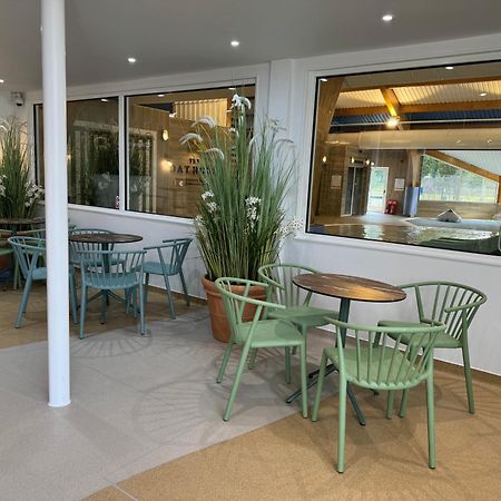 Waters Edge, Hoburne Cotswolds Villa South Cerney Ngoại thất bức ảnh