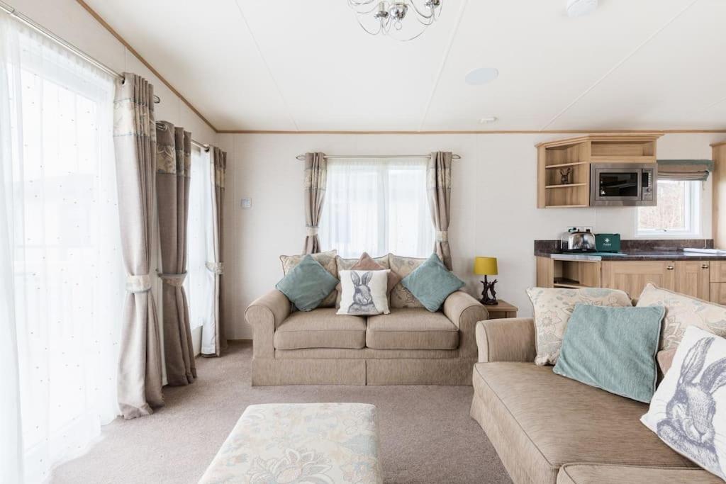 Waters Edge, Hoburne Cotswolds Villa South Cerney Ngoại thất bức ảnh